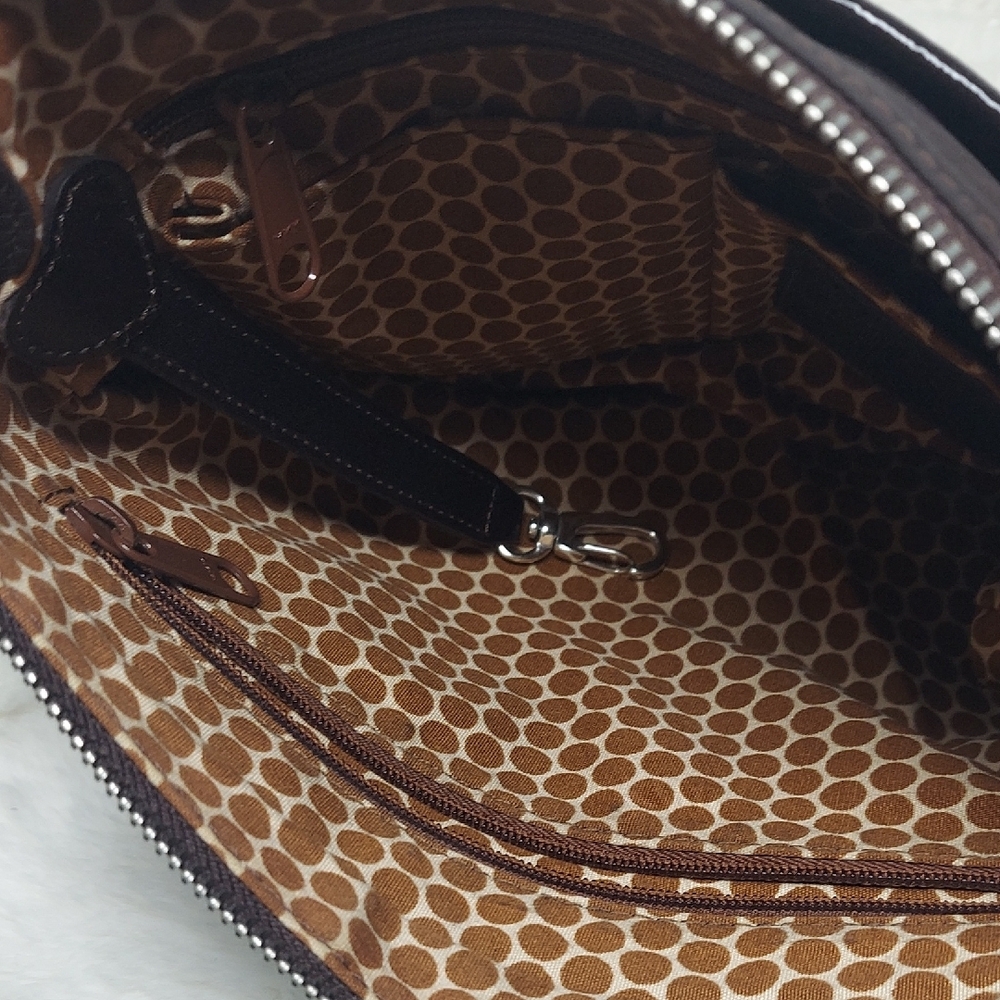 Brighton Brown Messenger Bag with Adjustable Strap and Multi-Functional Design - Picture 3 of 9